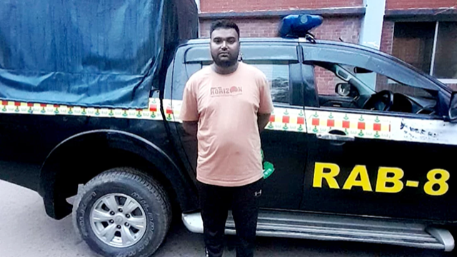 অ্যাম্বুলেন্স আটকে নবজাতকের মৃত্যু: মূল হোতা সবুজ দেওয়ান গ্রেপ্তার