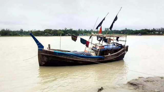 রামগতিতে নৌকায় গ্যাস সিলিন্ডার বিস্ফোরণ, ৪ জেলে দগ্ধ
