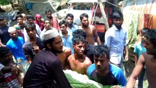 বজ্রপাতে মায়ের সামনে ছেলের মৃত্যু