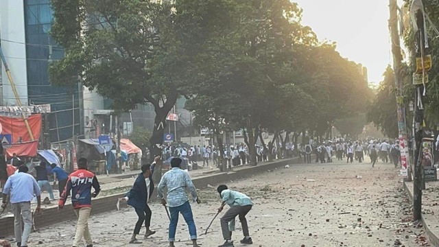 সিটি কলেজ-ঢাকা কলেজ শিক্ষার্থীদের সংঘর্ষে রণক্ষেত্র সায়েন্সল্যাব