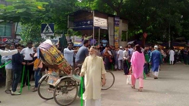 শাহবাগে শিক্ষার্থীদের অবস্থান, শেখ হাসিনার বিচার চেয়ে স্লোগান