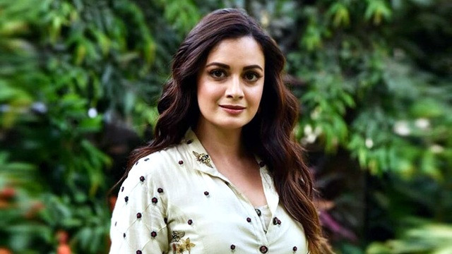 ‘আমার ছেলেটাকে বাঁচান’, চিকিৎসকের হাত-পায়ে ধরেছিলেন দিয়া মির্জা