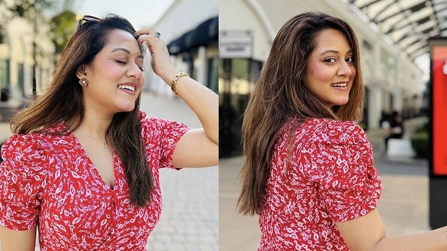 যুক্তরাষ্ট্রের রাস্তায় লাল ফ্রকে মোহময়ী দিঘী