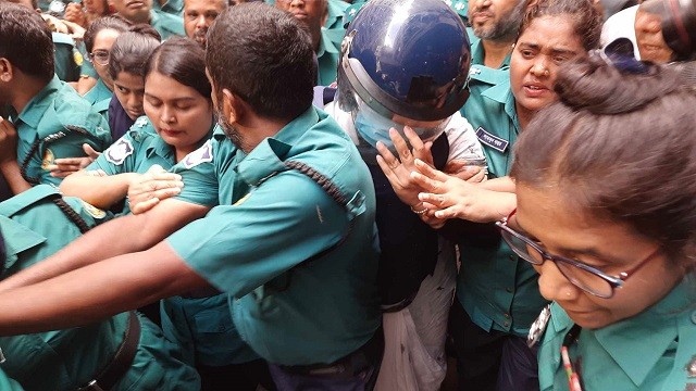 আদালতে নির্বিকার দীপু মনি, কথা বলতে চেয়েও পারেননি জয়