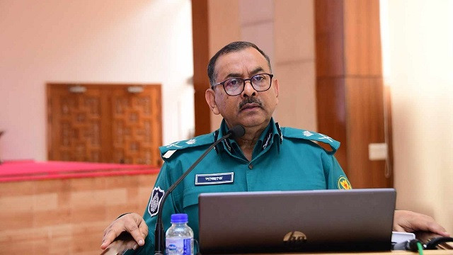 রাস্তা বন্ধ করে দাবি আদায়ের চর্চা বন্ধ করতে হবে : ডিএমপি কমিশনার