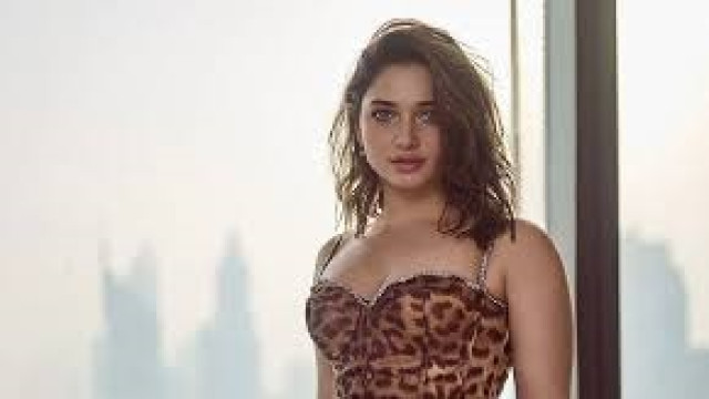 পুরুষদের প্রতি তামান্নার অনুরোধ
