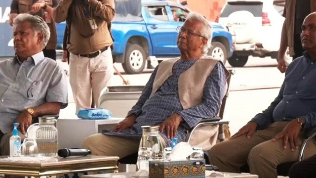 চট্টগ্রাম বন্দর পরিদর্শনে প্রধান উপদেষ্টা