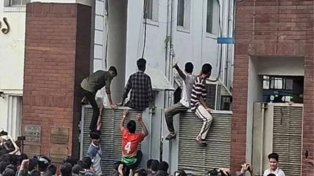 সচিবালয়ে ভাঙচুর ও হত্যাচেষ্টা মামলায় চারজন কারাগারে
