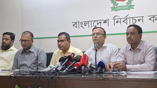 এনআইডি আইন বাতিলসহ ৫ দফা সুপারিশ ইসি কর্মকর্তাদের