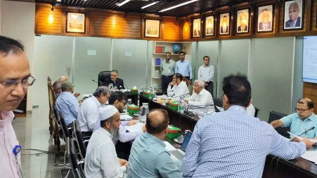 আরপিও সংশোধনে প্রস্তাব চূড়ান্ত করতে বৈঠকে ইসি