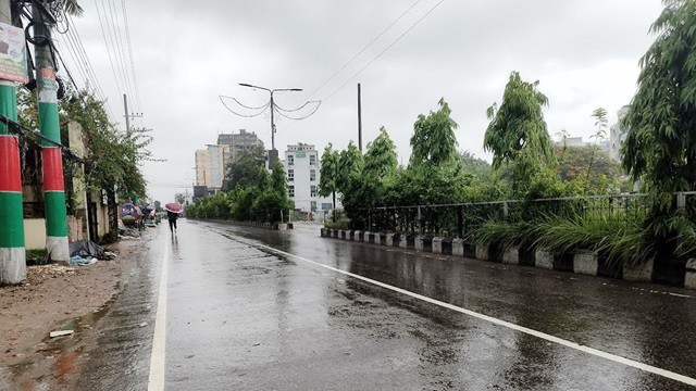 ঝড়ো হাওয়ার সঙ্গে ফেনীতে বিদ্যুৎ বিচ্ছিন্ন প্রায় সাড়ে ৪ লাখ মানুষ