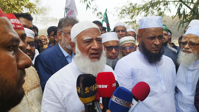 ন্যূনতম সংস্কারের জন্য ধৈর্য ধরে সরকারকে সহযোগিতা করা উচিত