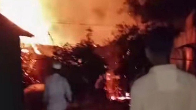 মশা তাড়াতে গিয়ে গোয়ালঘরে আগুন, নারীর মৃত্যু