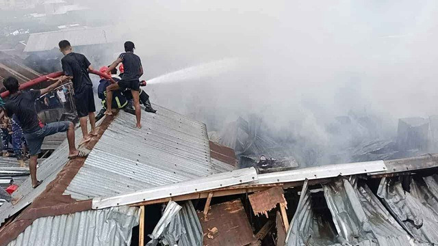 মহাখালী সাততলা বস্তির আগুন নিয়ন্ত্রণে
