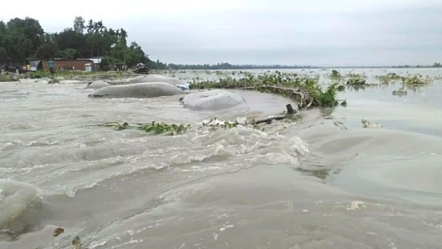 আকস্মিক বন্যার ঝুঁকিতে ৬ জেলা