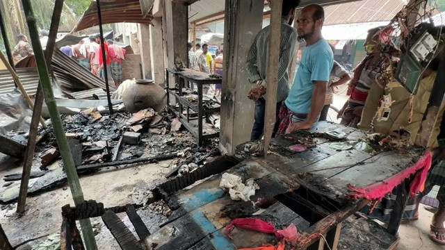 ফরিদপুরে দোকানের আগুন নেভাতে গিয়ে সিলিন্ডার বিস্ফোরণ, নিহত ১