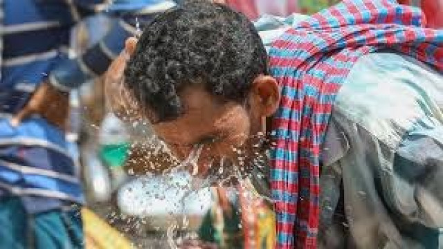 গরমের অস্বস্তি আজও