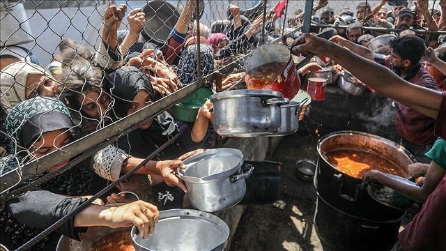 গাজায় গণহত্যা চালাতে ‘ক্ষুধা’কে অস্ত্র হিসেবে ব্যবহার করছে ইসরায়েল