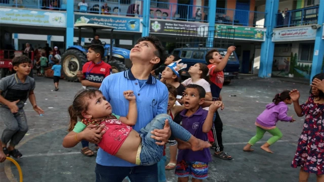 ইসরায়েলি হামলায় গাজায় প্রাণহানি ৩১ হাজার ছাড়িয়েছে