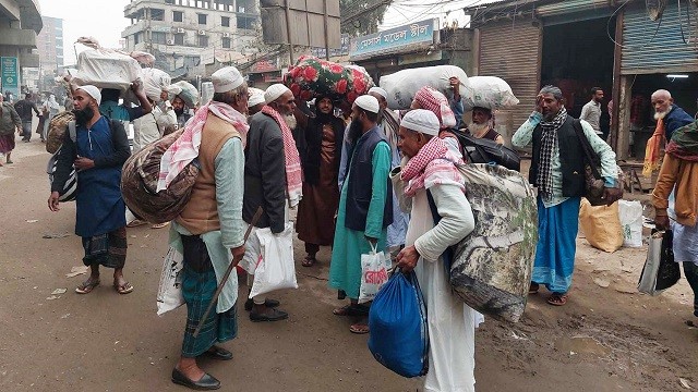 দলে দলে ইজতেমায় আসছেন মুসল্লিরা, শুরু হয়ে গেছে বয়ান