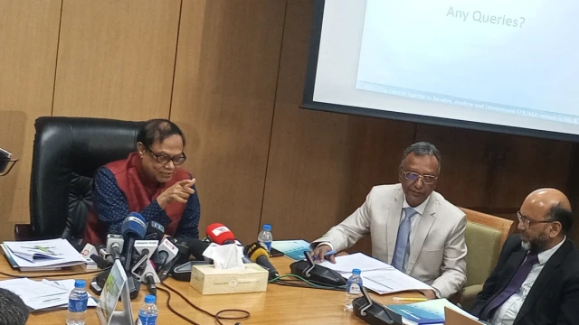আ.লীগের আমলে ১৮-২০ বিলিয়ন ডলার পাচার হয়েছে: গভর্নর