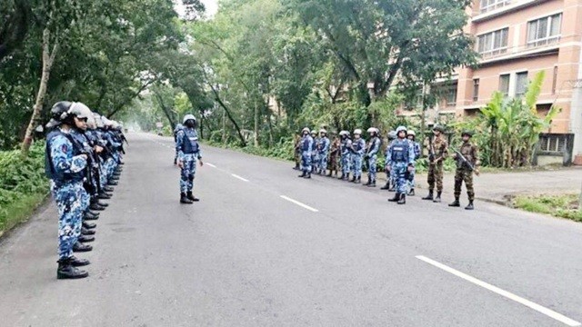 গোপালগঞ্জে চলছে কারফিউ, জেলাজুড়ে থমথমে পরিবেশ