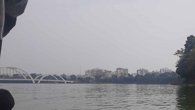 গুলশান লেকে ঝাঁপিয়ে পড়া যুবকের লাশ উদ্ধার করল পুলিশ
