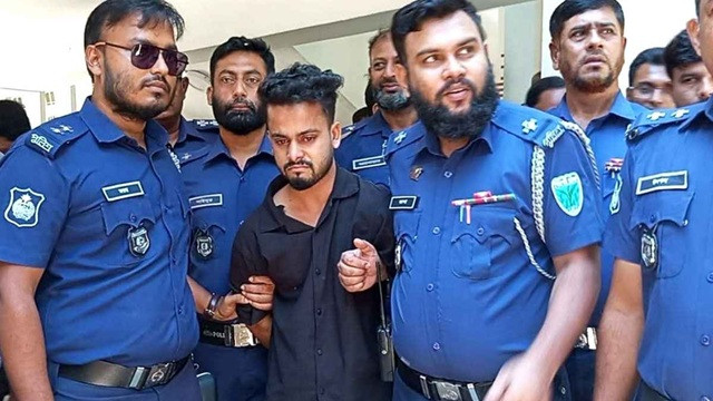 ১১০০ টাকা ছিনতাই করতে গিয়ে ব্যবসায়ীকে হত্যা