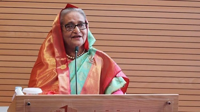 প্রধানমন্ত্রীর কাছে এসএসসির ফল হস্তান্তর