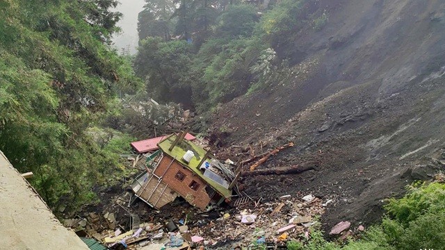 মানচিত্র থেকে ‘মুছে যেতে পারে’ হিমাচল