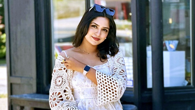 ২১০ ফুট উঁচু থেকে লাফ দিলেন হিমি