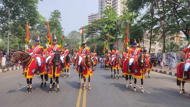 শোভাযাত্রায় ১৮ হরিয়ানা ঘোড়া নিয়ে ডিএমপির অশ্বারোহী দল