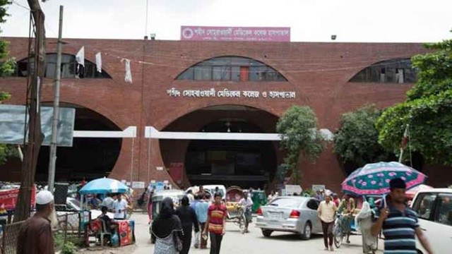 রাজধানীতে নির্মাণাধীন ভবনের দেয়াল ধসে দারোয়ান নিহত