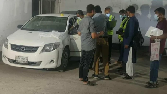 হাসপাতালের গ্যারেজে প্রাইভেটকারের ভেতর মিলল দুই মরদেহ