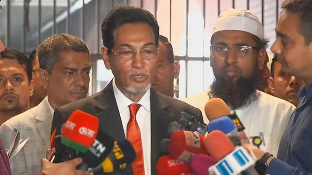 দুই লাখ টন তেল নিয়ে দুটি জাহাজ বন্দরে নোঙর করেছে : সংসদে চিফ হুইপ