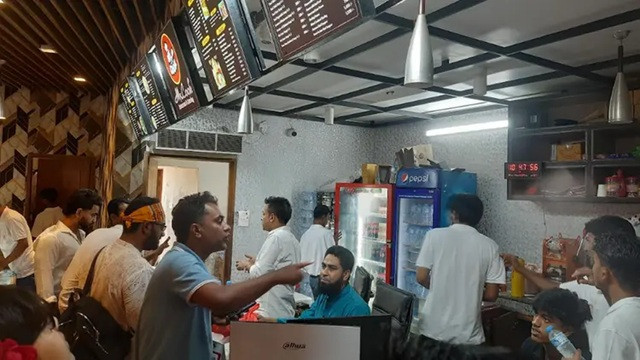 রমনায় এক প্লেট পান্তা-ইলিশ ৬০০ টাকা