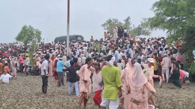 ভারতে পদদলিত হয়ে মৃতের সংখ্যা বেড়ে ১০৭