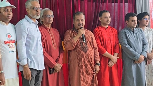 সরকার নতুন উদ্দীপনায় দেশ গড়ার কাজ শুরু করেছে : তথ্যমন্ত্রী