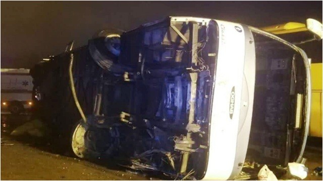 ইরানে যাত্রীবাহী বাস উল্টে নিহত অন্তত ২১