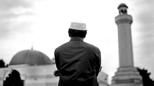 আল্লাহ মানুষকে যে পরীক্ষা করেন