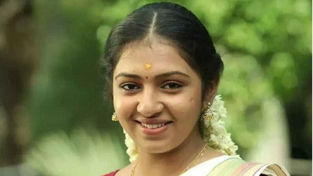 জনপ্রিয় অভিনেত্রীর বিরুদ্ধে নারী অপহরণের অভিযোগ