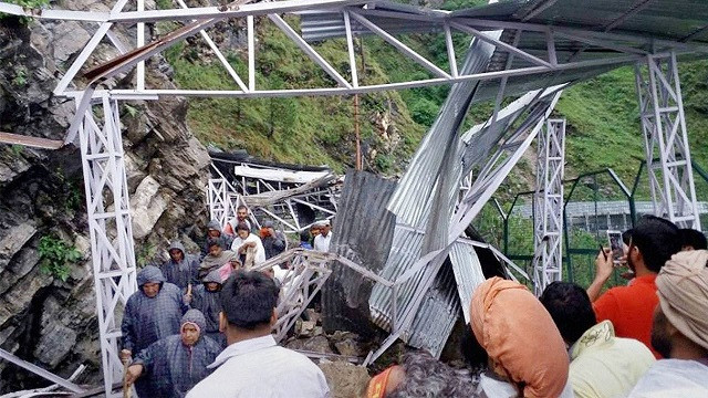 জম্মু-কাশ্মিরে ভূমিধসে নিহত বেড়ে ৩১, আরও হতাহতের আশঙ্কা