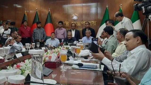 বাংলাদেশ থেকে আরও জনবল নিতে চায় ইতালি: স্বরাষ্ট্র উপদেষ্টা