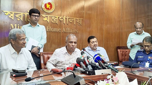 ‘অসুরের মুখে দাড়ি’ চক্রান্তের পেছনে ফ্যাসিস্ট দোসরদের মদদ রয়েছে
