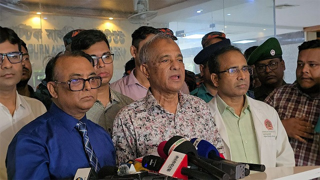 গাজীপুরে আগুনে দগ্ধদের সর্বোচ্চ চিকিৎসা দেয়া হচ্ছে: স্বরাষ্ট্র উপদেষ্টা