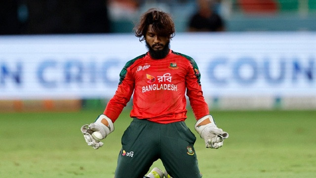 জাকের আলীকে অধিনায়ক হিসেবে পছন্দ না নোয়াখালী মালিকের