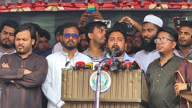 শুধু প্রধানমন্ত্রীর কথায় রাষ্ট্র চলবে না- এমন ব্যবস্থা চাই: নাহিদ