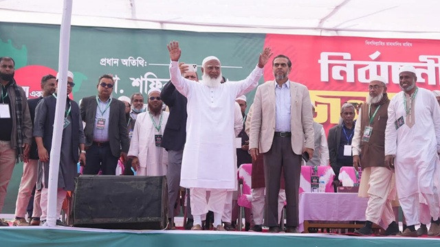 ক্ষমতায় গেলে দলের সংসদ সদস্যরা বিনা ট্যাক্সের গাড়ি নেবে না