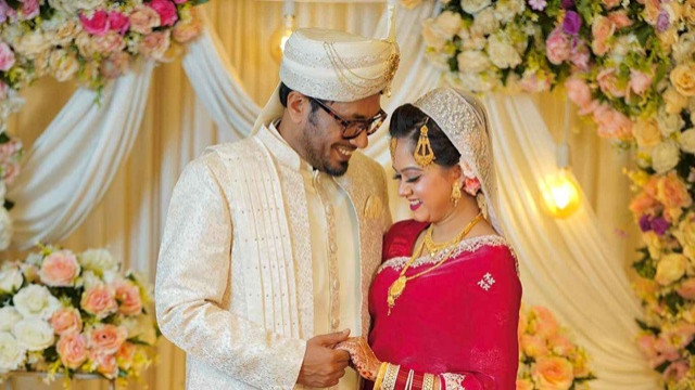বিয়ে করলেন তারকা জুটি জামিল-মুনমুন