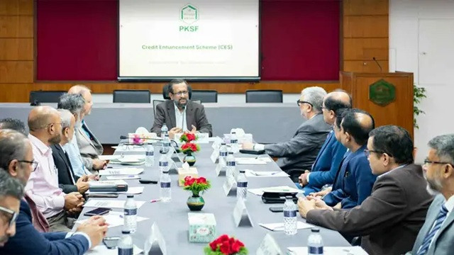 ১১ ব্যাংক ও এক আর্থিক প্রতিষ্ঠানের সঙ্গে পিকেএসএফর চুক্তি